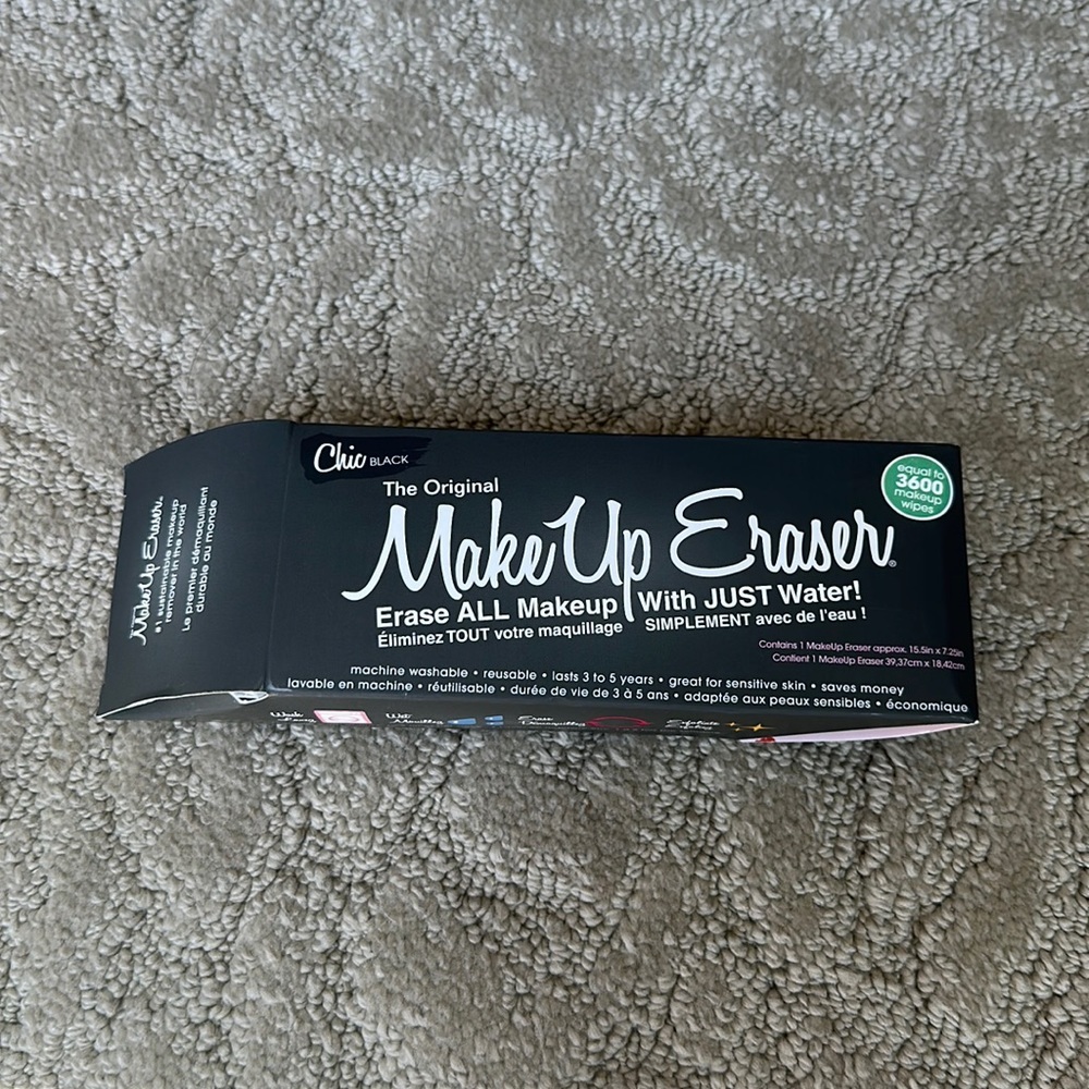 The original makeup eraser chic black